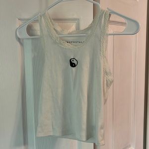 Yin-yang Aeropostale white lace tank